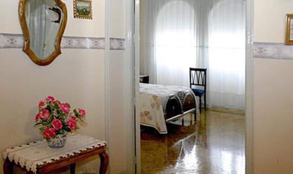 Hostal Delfina Madrid Phòng bức ảnh