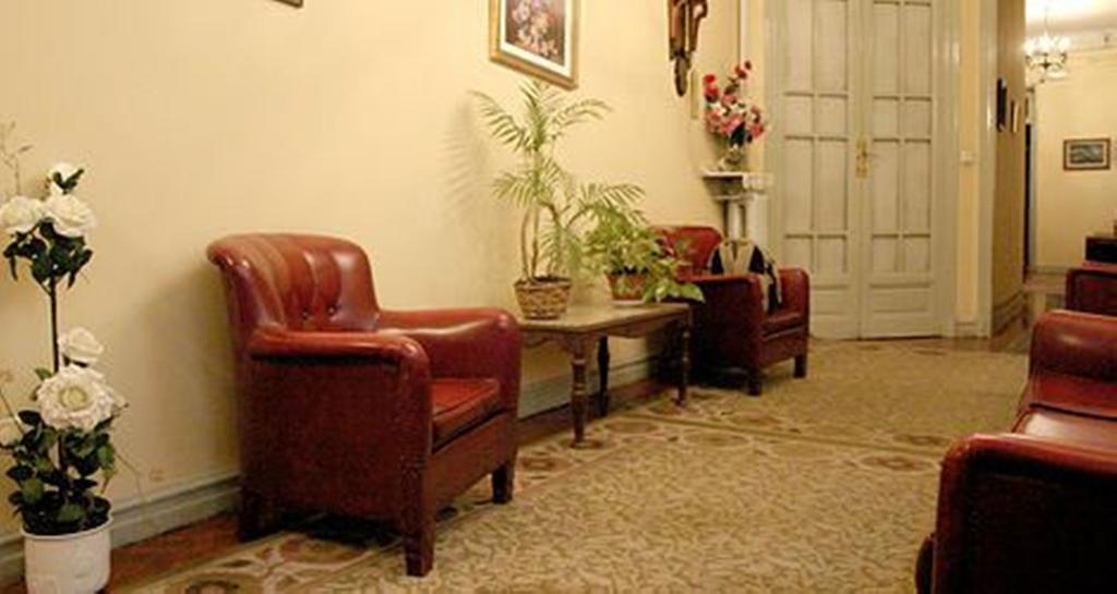 Hostal Delfina Madrid Ngoại thất bức ảnh