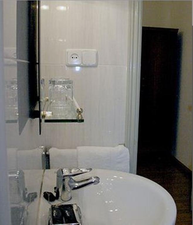Hostal Delfina Madrid Phòng bức ảnh